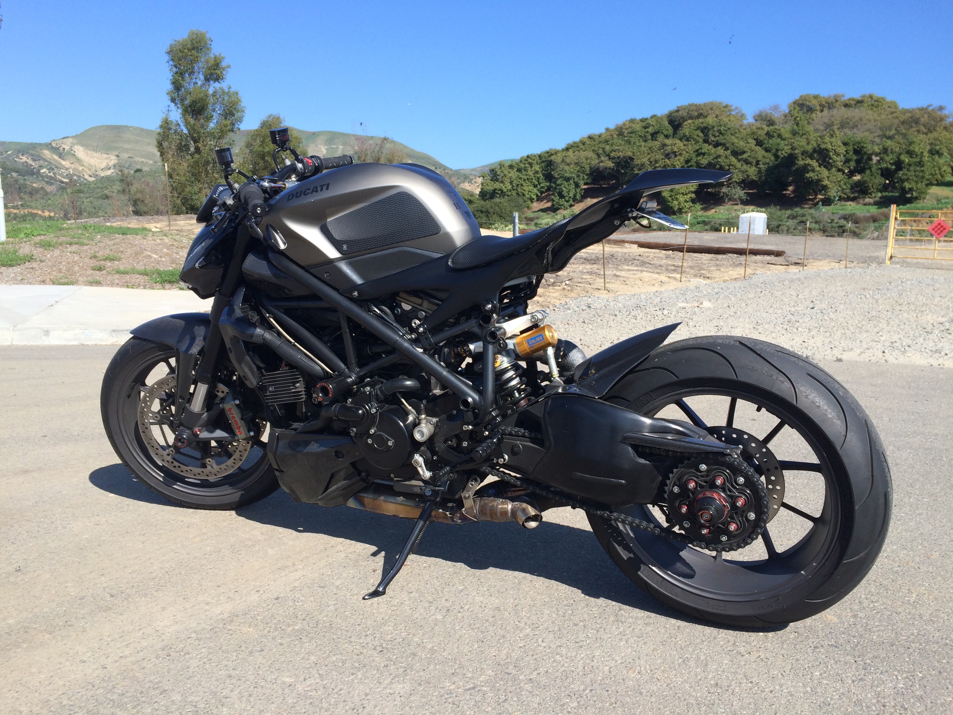 2010 Ducati Streetfighter photo 109